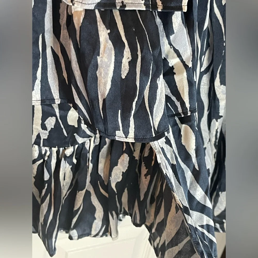 NWT: CUPIO BLUSH Stylish Navy and White Tiered Skirt Size Medium